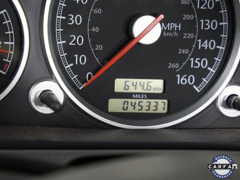 Used 2005 Chrysler Crossfire Limited image 23