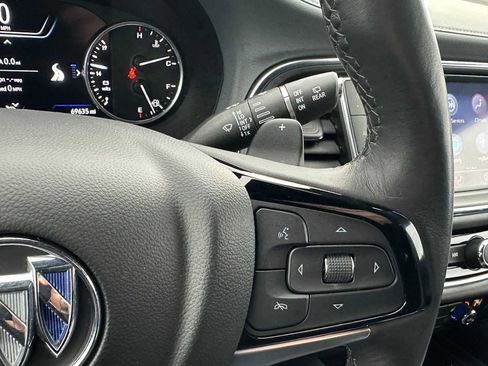 Used 2022 Buick Enclave Premium image 36