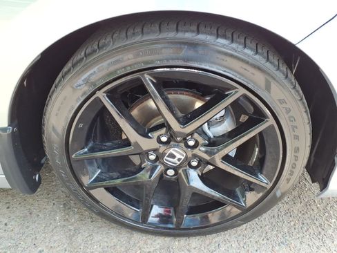 Used 2025 Honda Civic Sport image 8