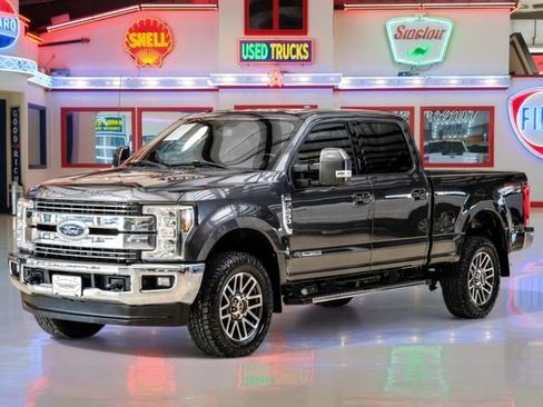 Used 2018 Ford F250 Lariat w/ Lariat Value Package image 2