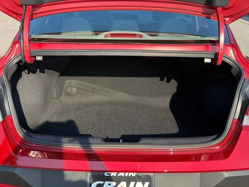Certified 2025 Hyundai Elantra SE FWD image 31