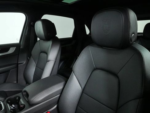 New 2026 Porsche Cayenne AWD/4WD image 5
