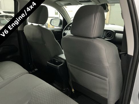 Used 2022 Toyota Tacoma SR5 image 11