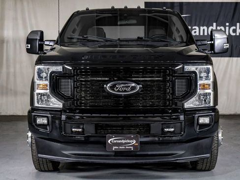 Used 2022 Ford F350 XLT w/ XLT Premium Package image 3