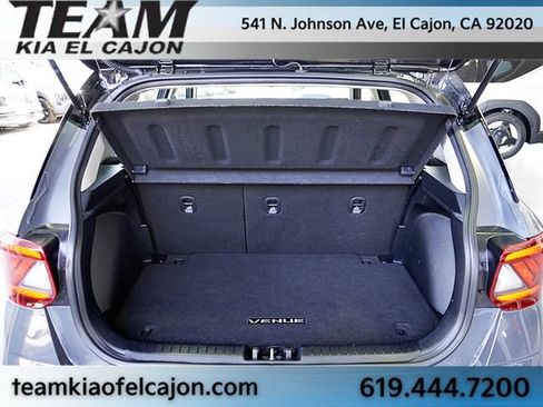 Used 2024 Hyundai Venue Limited FWD image 13
