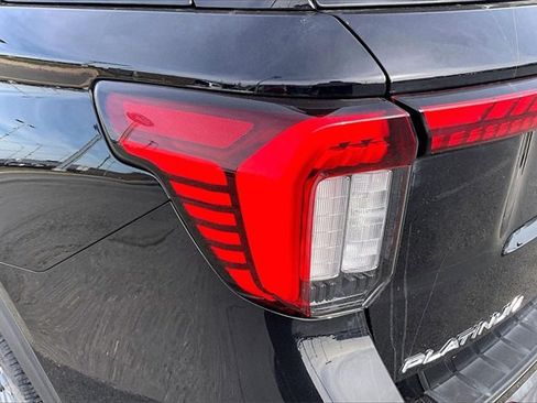 Certified 2025 Ford Explorer Platinum w/ Ultimate Package image 22