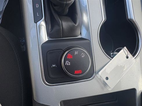 Used 2025 Chevrolet Blazer LT image 21