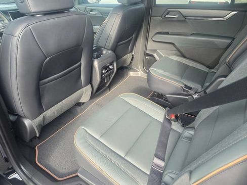 New 2026 GMC Acadia AT4 w/ Luxury Package AWD/4WD image 11