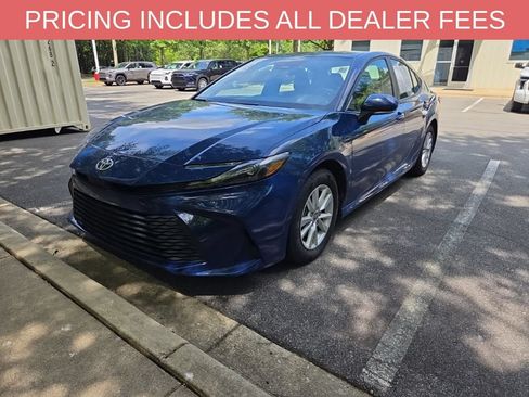 Used 2025 Toyota Camry LE FWD image 3