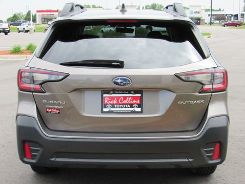 Used 2022 Subaru Outback Premium AWD/4WD image 7
