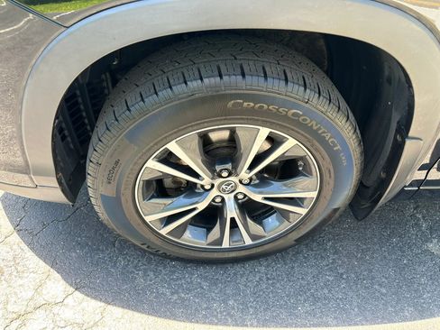 Used 2018 Toyota Highlander Plus w/ Protection Package #3 AWD/4WD image 9
