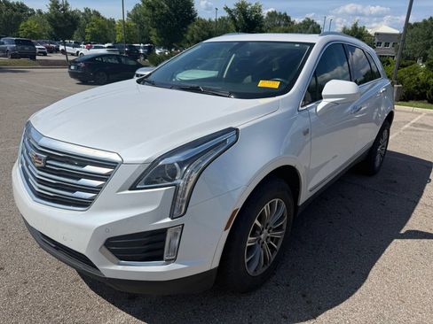 Used 2017 Cadillac XT5 Luxury FWD image 1