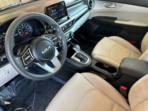 Certified 2023 Kia Forte LXS w/ LXS Technology Package image 12