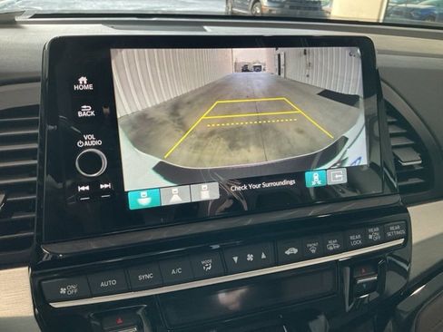 New 2026 Honda Odyssey Touring image 18