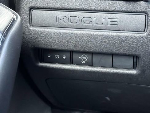 Used 2023 Nissan Rogue S image 23