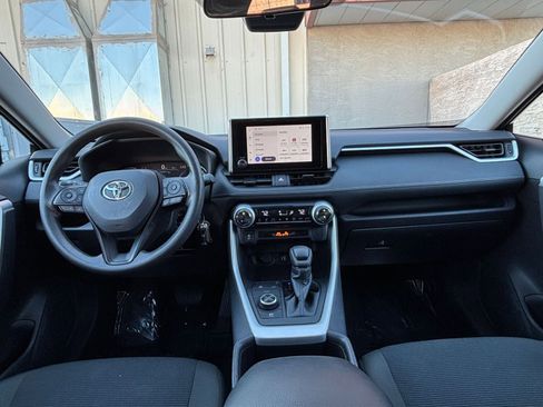 Used 2025 Toyota RAV4 LE image 32