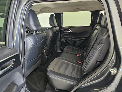 Used 2025 Mitsubishi Outlander SE AWD/4WD image 19
