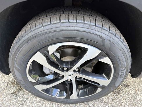 Certified 2024 Chevrolet Trax RS w/ Driver Confidence Package FWD image 29