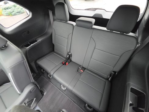 Used 2025 Buick Enclave Sport Touring w/ Super Cruise Package AWD/4WD image 23