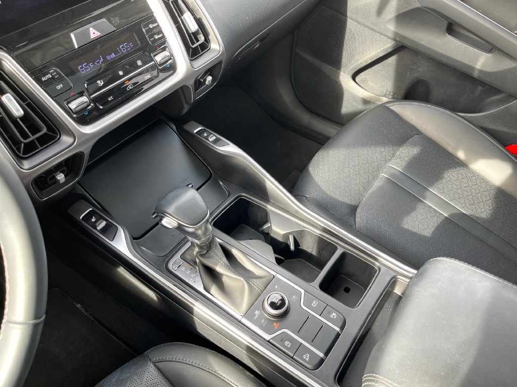 Used 2023 Kia Sorento S w/ Panoramic Sunroof Package AWD/4WD image 16