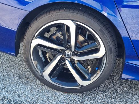 Used 2019 Honda Accord Sport image 11