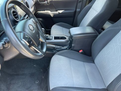 Used 2023 Toyota Tacoma TRD Sport AWD/4WD image 14