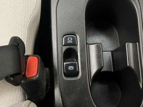 Used 2025 Toyota Corolla LE image 31