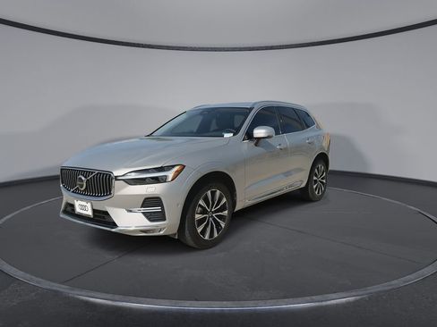 Used 2023 Volvo XC60 B5 Plus AWD/4WD image 4