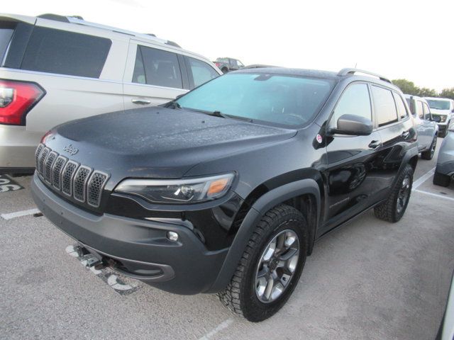 Used 2019 Jeep Cherokee Trailhawk w/ Comfort/Convenience Group AWD/4WD image 3