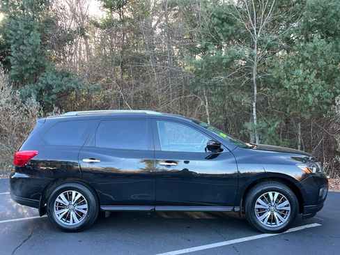 Used 2017 Nissan Pathfinder S image 6