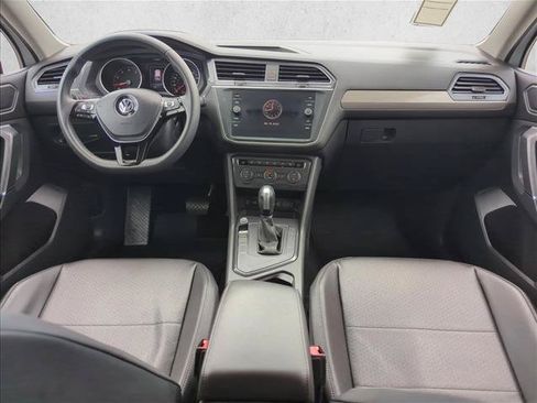 Used 2020 Volkswagen Tiguan SE w/ Panoramic Sunroof Package FWD image 20