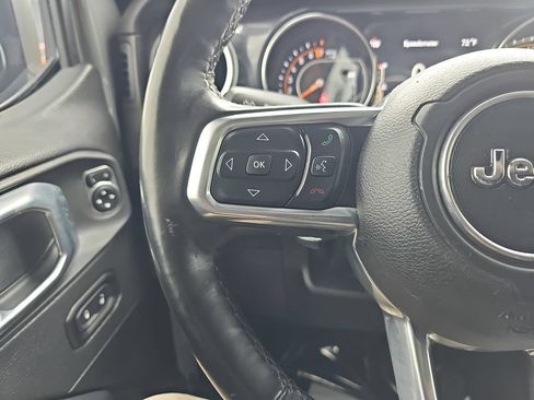 Used 2022 Jeep Wrangler Unlimited Sahara AWD/4WD image 21