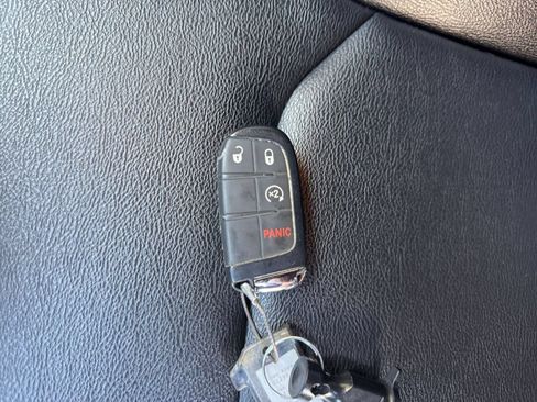 Used 2025 Jeep Compass Limited AWD/4WD image 17