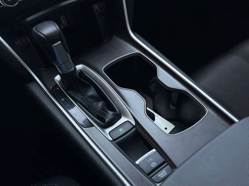 Used 2020 Honda Accord EX image 9