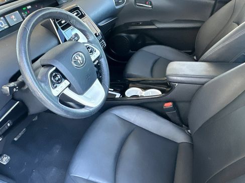 Used 2016 Toyota Prius Four FWD image 10