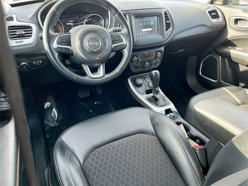 Used 2019 Jeep Compass Latitude image 22