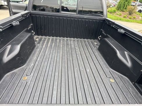 Used 2019 Toyota Tacoma SR w/ SX Package AWD/4WD image 25