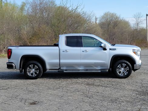 Used 2022 GMC Sierra 1500 SLE AWD/4WD image 4