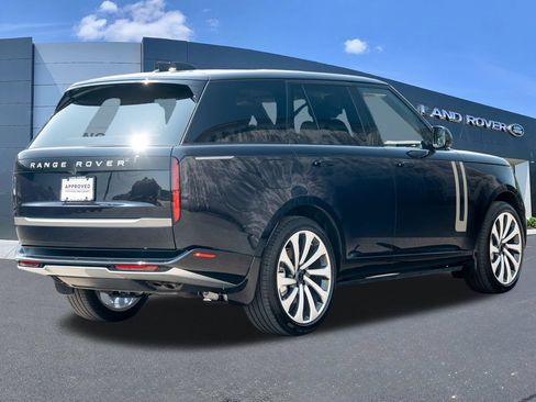 Used 2026 Land Rover Range Rover SE AWD/4WD image 4