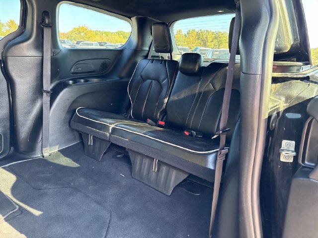 Used 2026 Chrysler Pacifica Limited FWD image 36