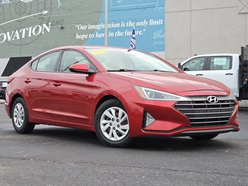 Used 2019 Hyundai Elantra SE image 2