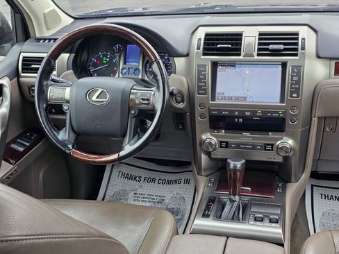 Used 2017 Lexus GX 460 image 31