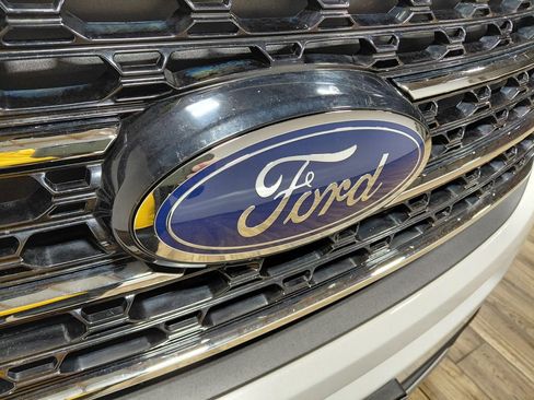 Certified 2020 Ford Explorer XLT w/ Equipment Group 202A image 18