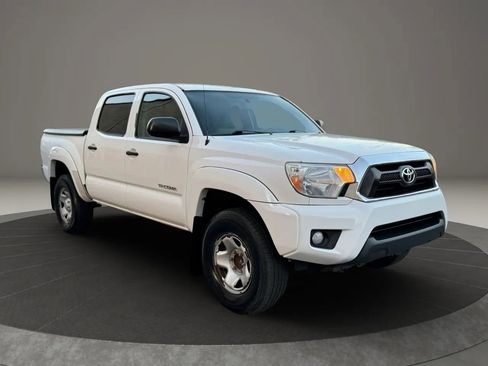 Used 2012 Toyota Tacoma PreRunner w/ SR5 Pkg RWD image 3