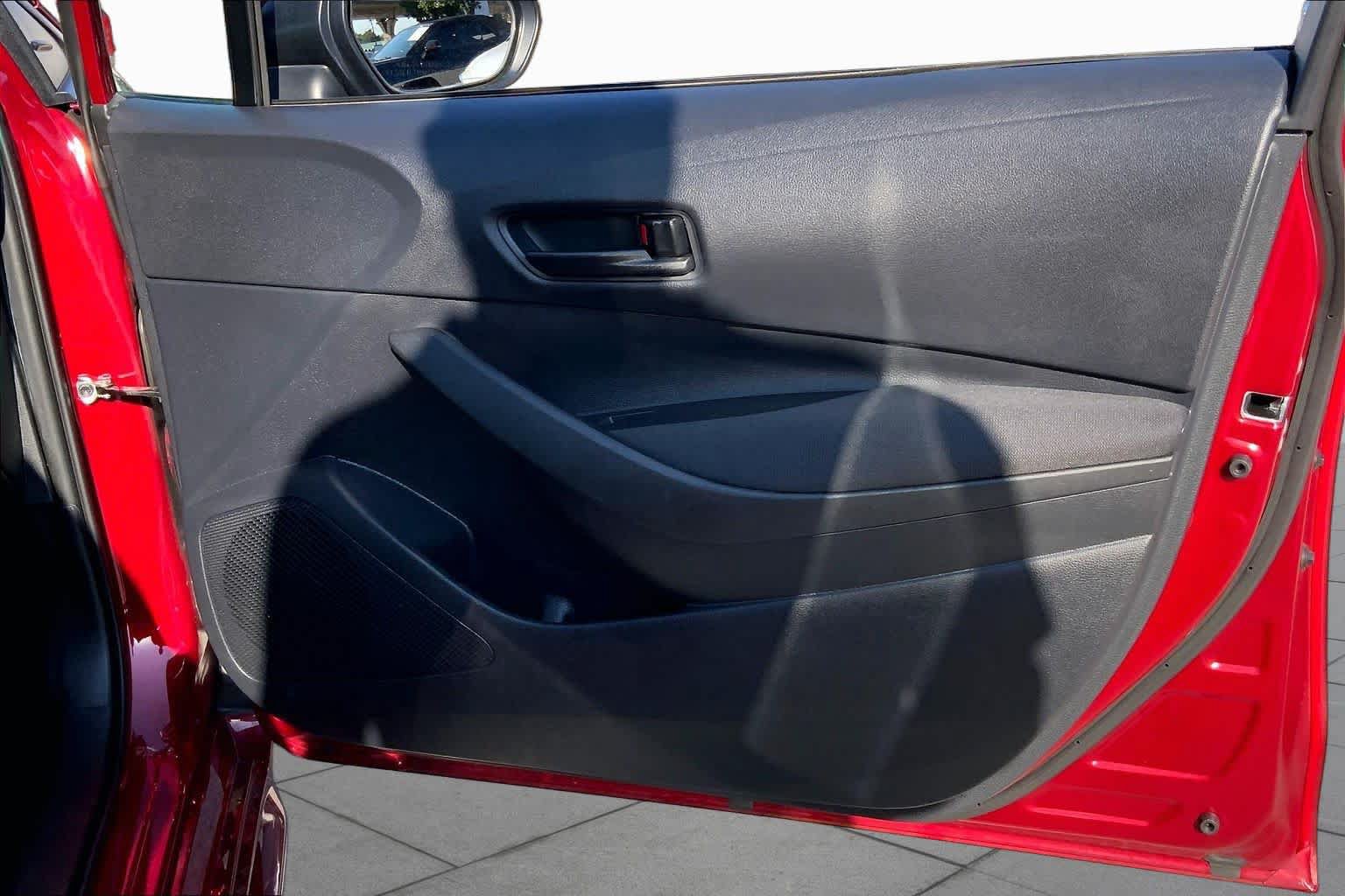 Used 2025 Toyota Corolla LE FWD image 22