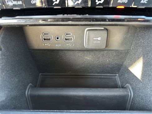 Used 2023 Jeep Grand Cherokee Overland image 21