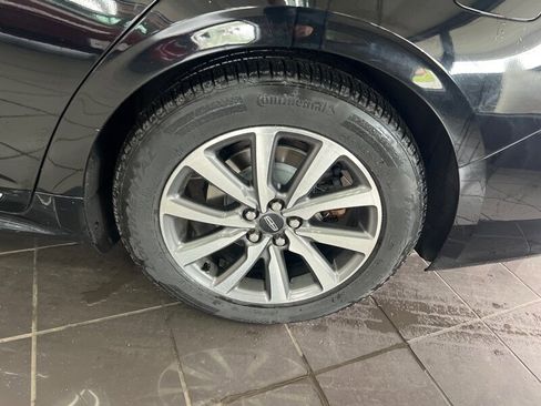 Used 2017 Lincoln Continental Premiere image 32