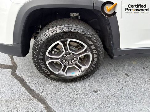 Certified 2022 Jeep Grand Cherokee Trailhawk w/ Advanced Protech Group II AWD/4WD image 22
