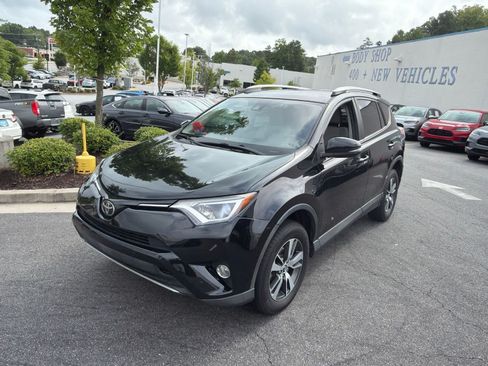 Used 2018 Toyota RAV4 XLE FWD image 3
