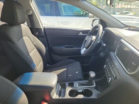 Used 2020 Kia Sportage LX FWD image 3